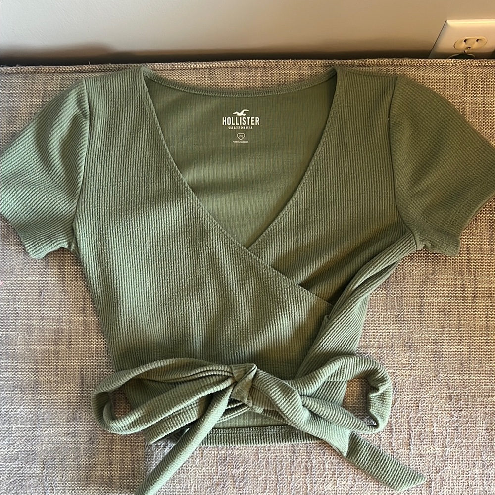 Hollister Women's Green Wrap Top